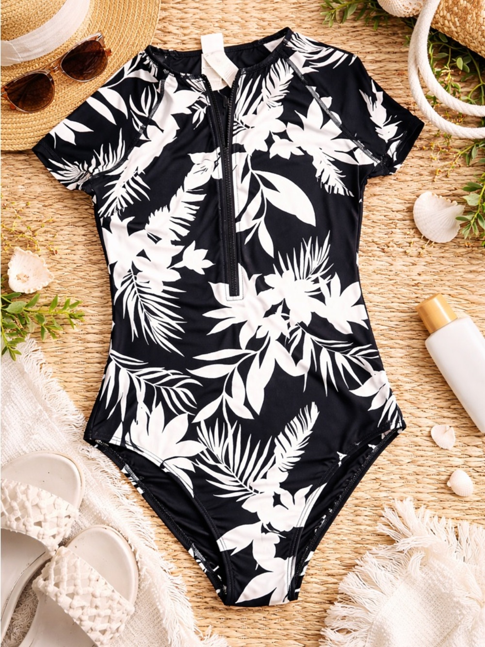 Cupshe NWT Black White Floral Zip Front Swimsuit Small